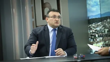 Младен Маринов: Няма как да има полицаи на всяка критична точка по пътя