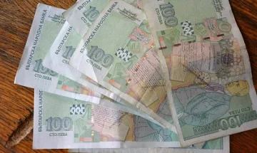 Повече банкноти от 100 лв. в джоба ни