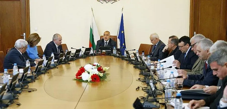 Премиерът свиква спешно заседание заради катастрофите