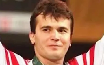 Погребват Наим Сюлейманоглу в Истанбул