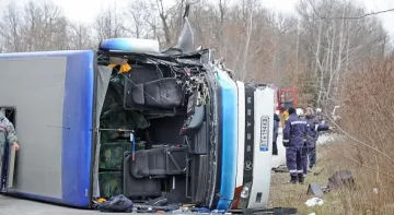 Тежко е състоянието на жена, пострадала при катастрофата край Микре