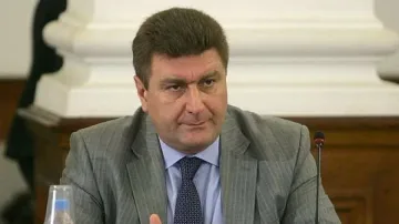 Пишат закон срещу нелегалните горива