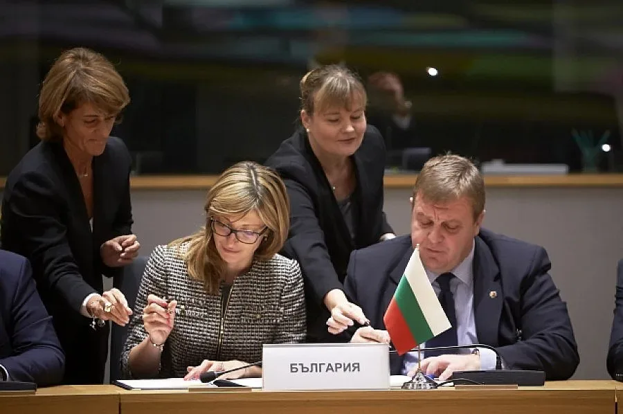 Подписахме проекта за обща отбрана на ЕС