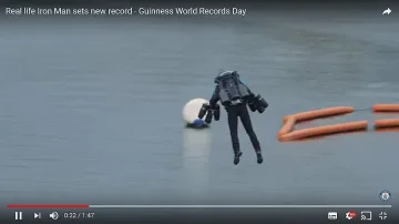 "Железният човек" с реактивен костюм влезе в "Гинес" (ВИДЕО)