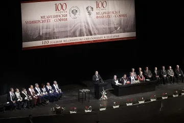 Президентът пожела на студентите в МУ да върнат доверието в здравеопазването