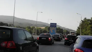 Шестима пострадали в катастрофа на пътя София - Перник