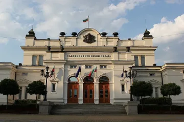 Парламентът гледа бюджета на НОИ и Здравната каса