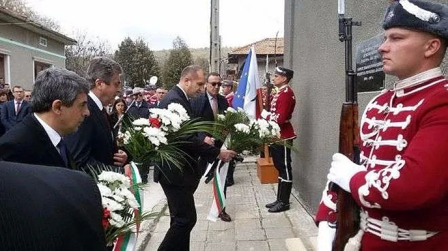 Четиримата президенти почетоха Желю Желев