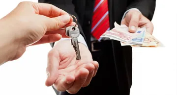 Мъжете взимат кредити за коли, жените за обучение