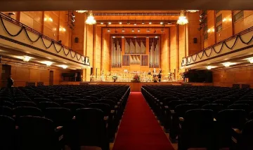 ЮБИЛЕЙ. Зала „България" 80 години посреща звезди на класиката