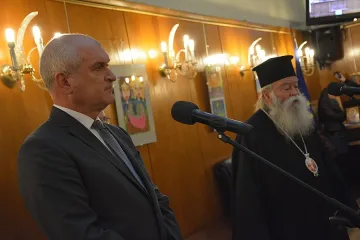 Откриха благотворителна изложба в парламента