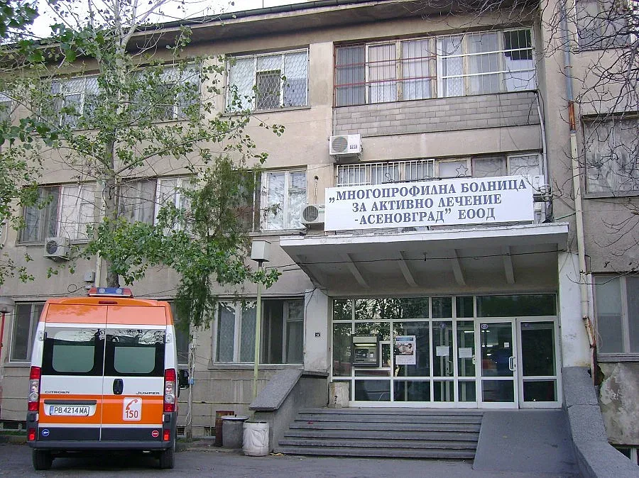 Бебе почина в болница, майка му беснее