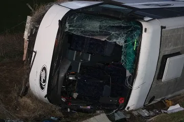 "Юнион Ивкони" призна: Шофьорът на обърнатия бус е карал втори курс