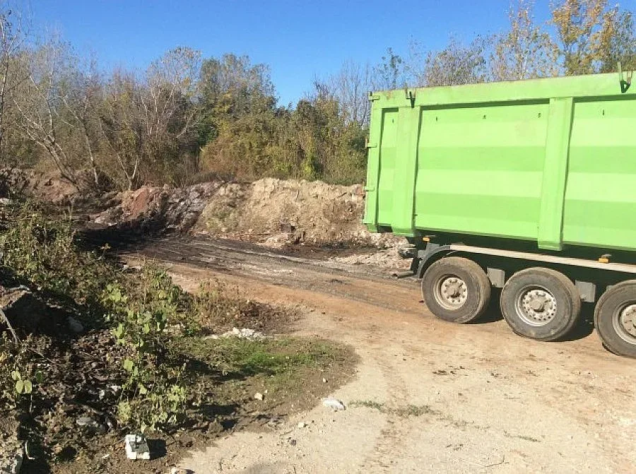 Хванаха опасни отпадъци край Свищов