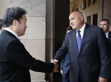 Борисов иска завод за корейски електроколи