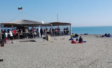 Бизнесът си иска капанчетата на плажа