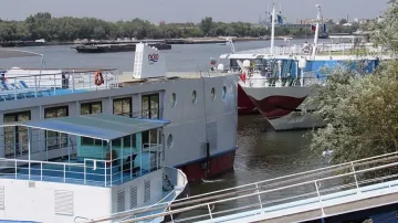 КОНПИ конфискува кораб