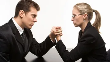 Жените шефове взимат с 23% по-малко от мъжете