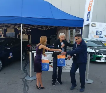 Део от Спорт тото раздава нови коли на автомобилния салон
