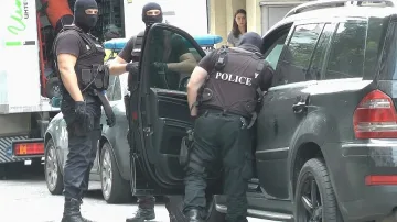 ГДБОП закопча 17 митничари