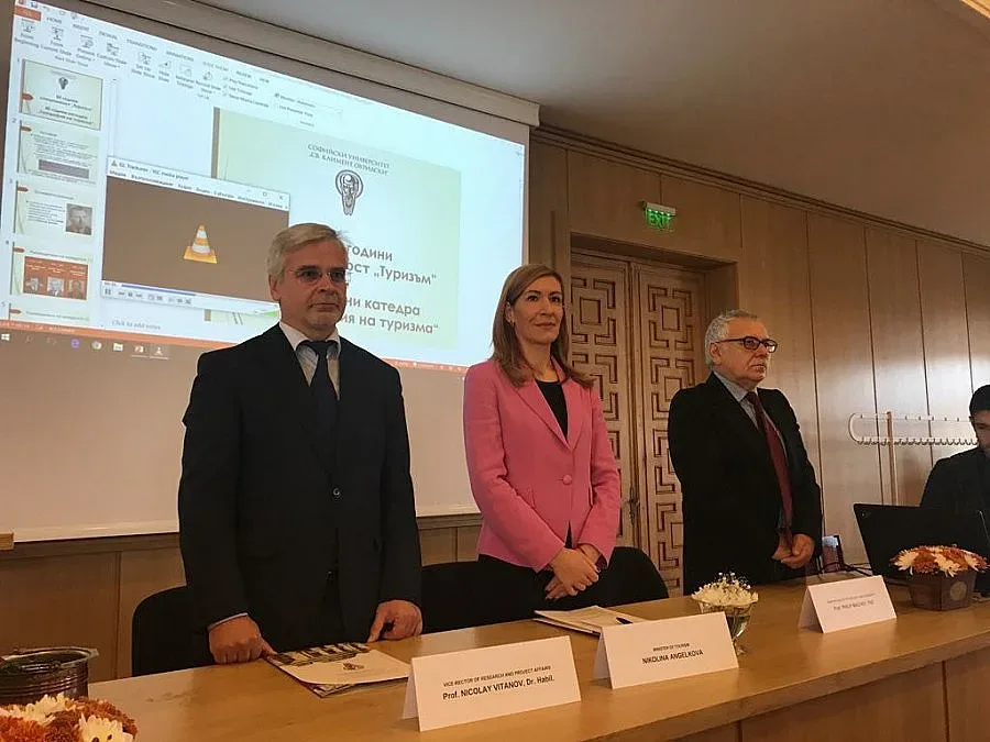 Ангелкова в СУ: Туризмът е сред най-развиващите се отрасли