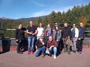 "Кемпински" в Банско дари тон храна на Парка за танцуващи мечки