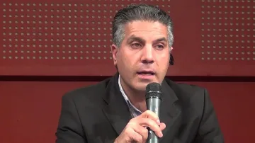 Според саудитски теолози: Ако шофира, жената ще роди увредени деца