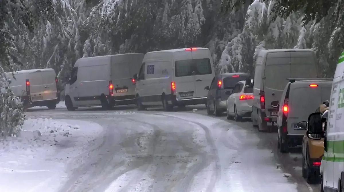 Сняг затвори ключов български проход и в двете посоки