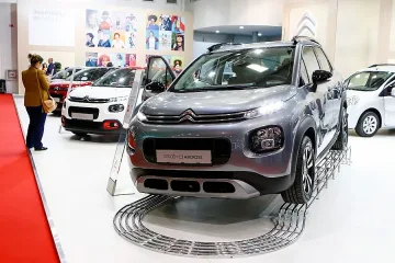 300 звяра на автосалона