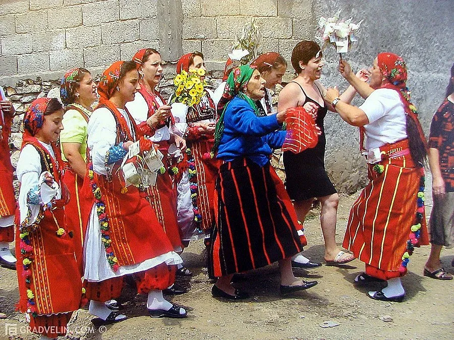 Албания вкара родното малцинство в проектозакона