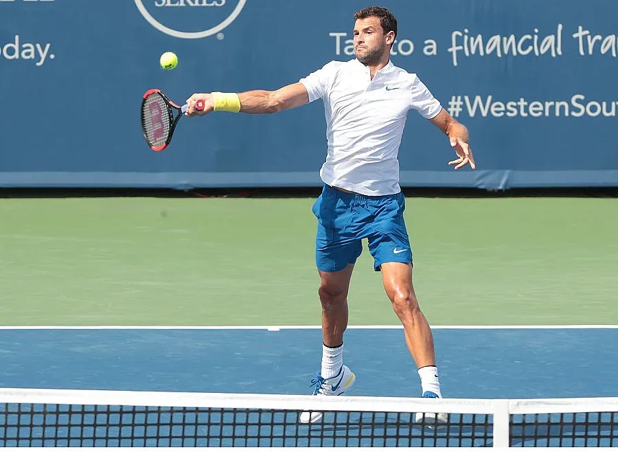 Григор напредва към Надал