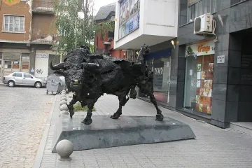 Агенти ще ни продават акции