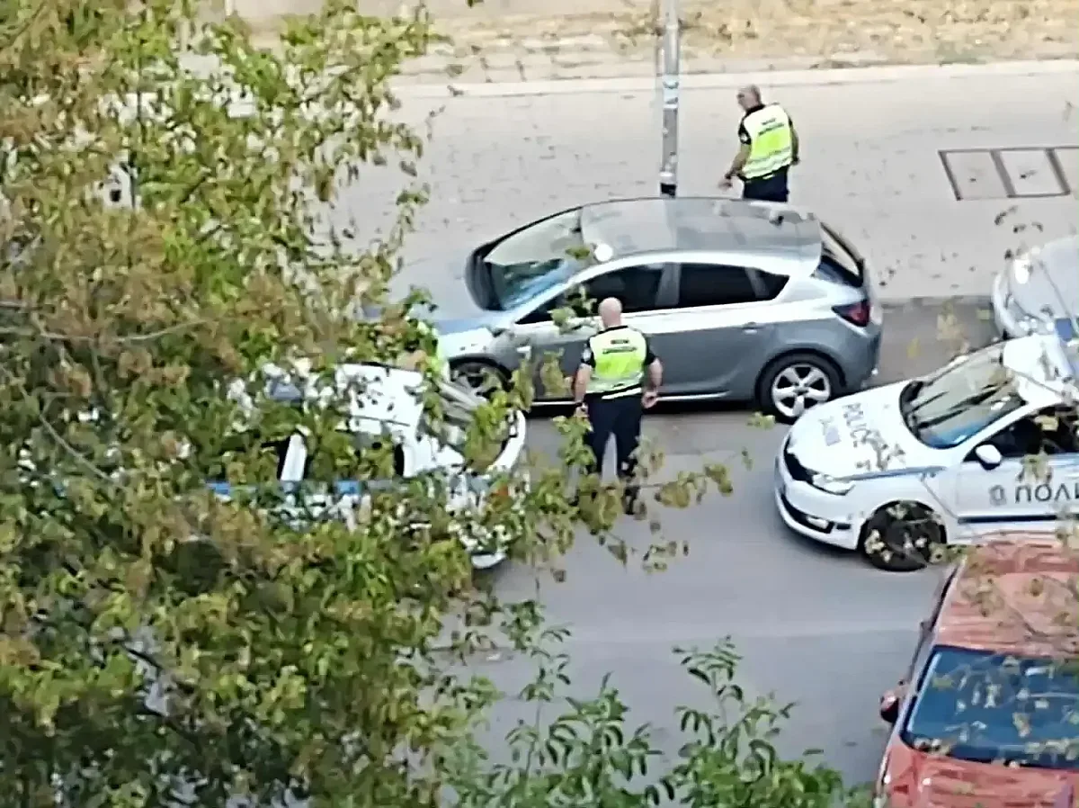 Луд екшън в столичен квартал. Почерня от полиция