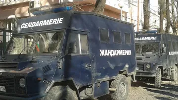 Кмет иска жандармерия да проверява редовно ромски гета