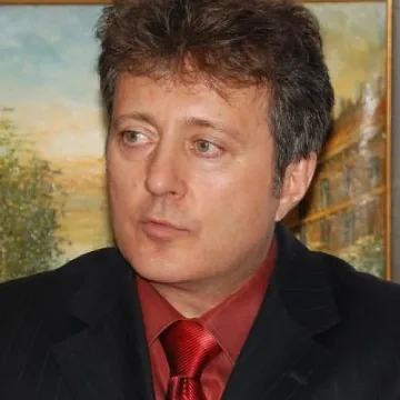 Скандален бизнесмен с човек в управата на Перник