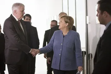 Меркел отстъпи за бежанците: До 200 000 годишно