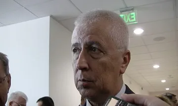 Здравният министър с план за спасяване на болници