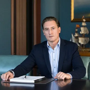 Кирил Домусчиев дава на съд Валери Симеонов