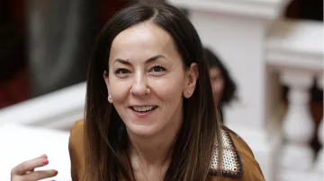 Политиците не са началници на медиите