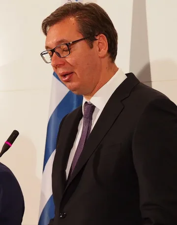 Вучич благодарил на Путин за изтребителите и танковете