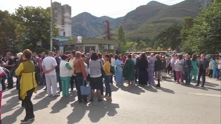 Медиците от Враца затвориха за 1 час булевард