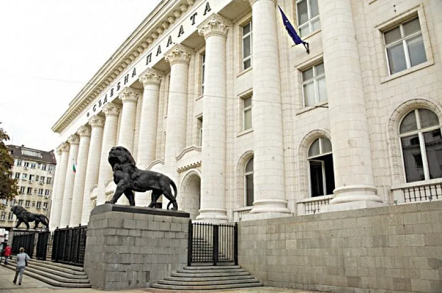 Прократурата се самосезира за опасни напитки и храни за ученици