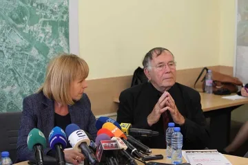 Откриха как да извадят децата от моловете