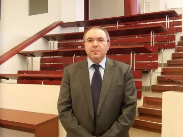 Шефът на "Александровка": Борим се за всеки пациент