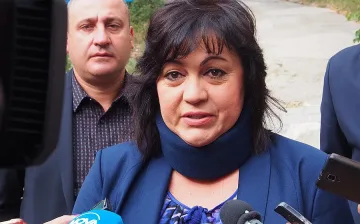 Нинова: Цялата страна е роднински октопод