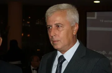 Министър Петров одобри уволненията в "Пирогов"