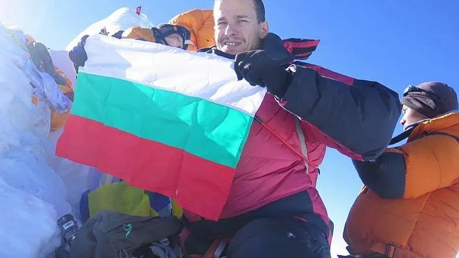 Още един българин стъпи на Манаслу