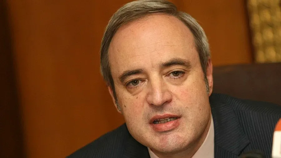 Ще вдигнем заплатите на младите преподаватели в СУ