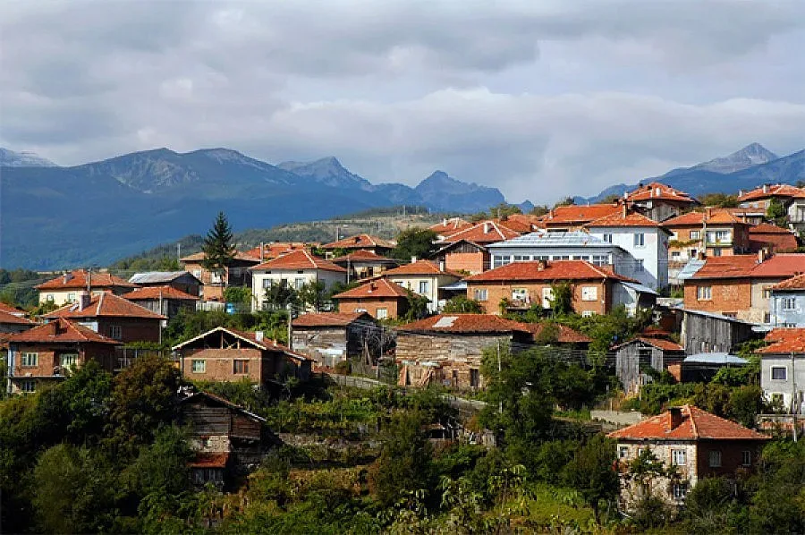 Англичанин конкурира Банско с къща за гости в Кремен