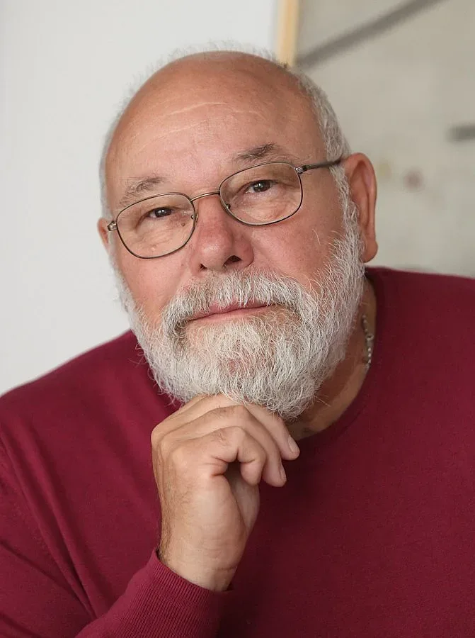 Владимир Зарев: Да четеш хубава книга е несъгласие и протест